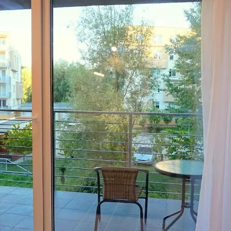 Elegantes In Mit Grossem Balkon